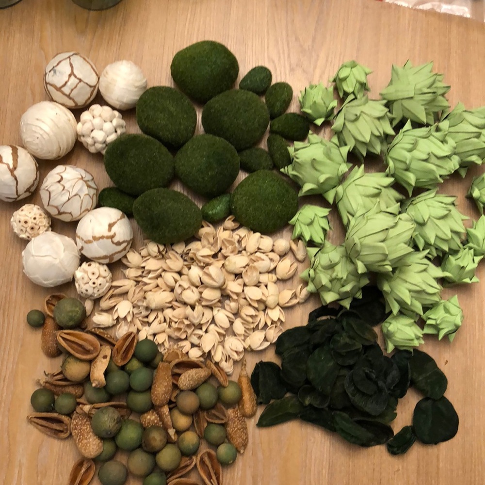 Assorted vase filler